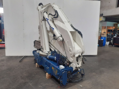 Cormach 28000 E4 crane - CE-2200309