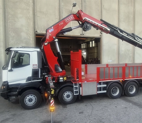 Fassi F710RA.2.27 knuckle boom crane