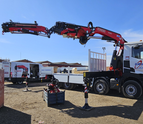 Entrega Fassi F820RA.2.27 a Clavería Servicios