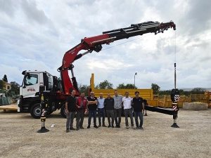 Fassi F1450R-HXP Knuckle boom crane delivery