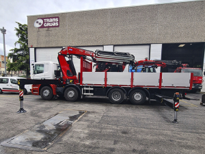 Fassi F820RA.2.27 knuckle boom crane