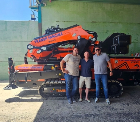 Transportes Sánchez Canarias buys a Jekko JF545 articulated crawler crane