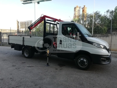 camion ligero iveco con grua hidraulica fassi