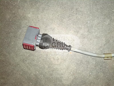 AMP connector to crane distributor for radio remote control