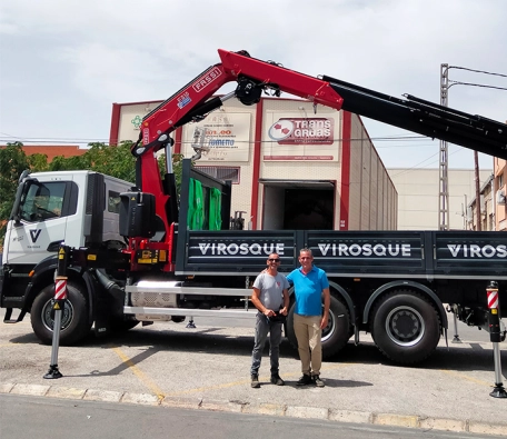 Fassi knuckle boom cranes delivery to Grúas Virosque