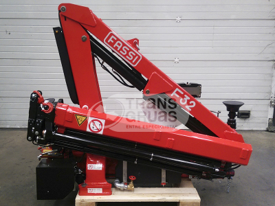 Knuckle boom crane Fassi F32A.0.23 e-active (EE+R)