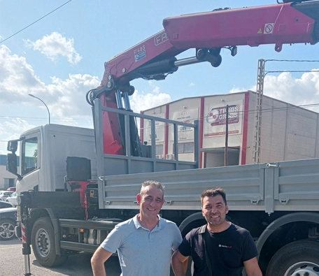 Fassi F485RA knuckle boom crane delivery