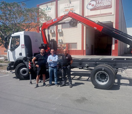 Fassi F85B knuckle boom crane