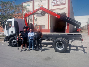 Fassi F85B knuckle boom crane