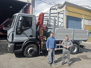 Fassi F70B.0.22 knuckle boom crane delivery