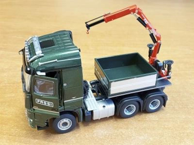 Fassi F32 scale model on truck